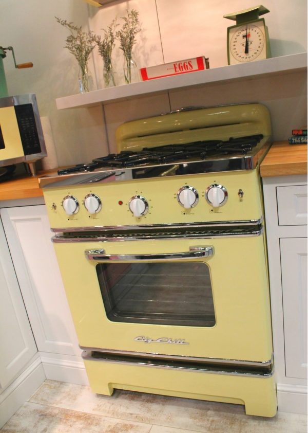 retro kitchen appliance big chill smeg vintage mdoern