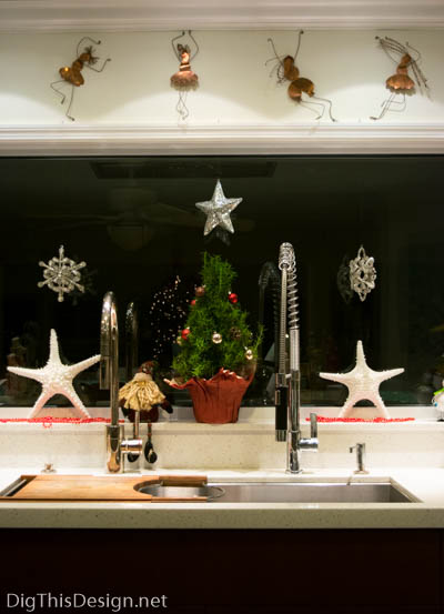 Tips On Decorating Window Sills For The Holidays - How To Decorate A Bathroom Window Sill