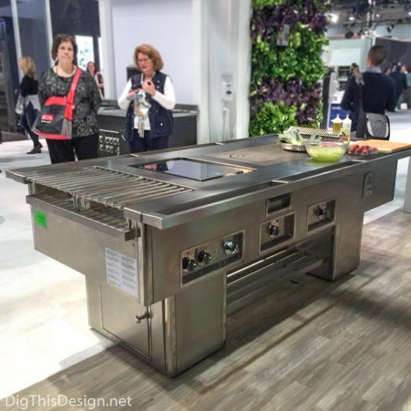 Molteni custom French range at KBIS 2016