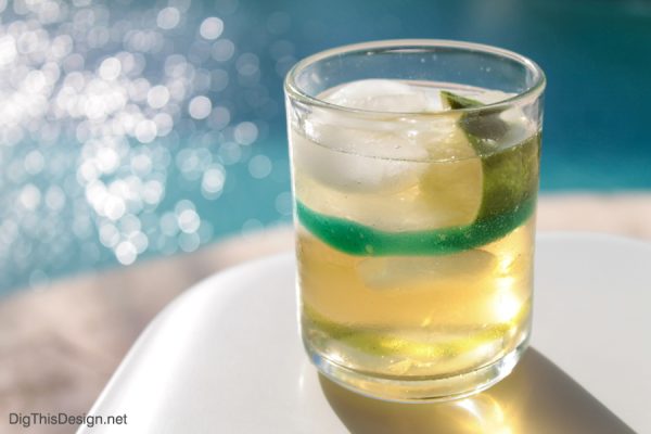 St. Patrick's day drink recipe with Irish Whiskey, ginger ale, and lime.