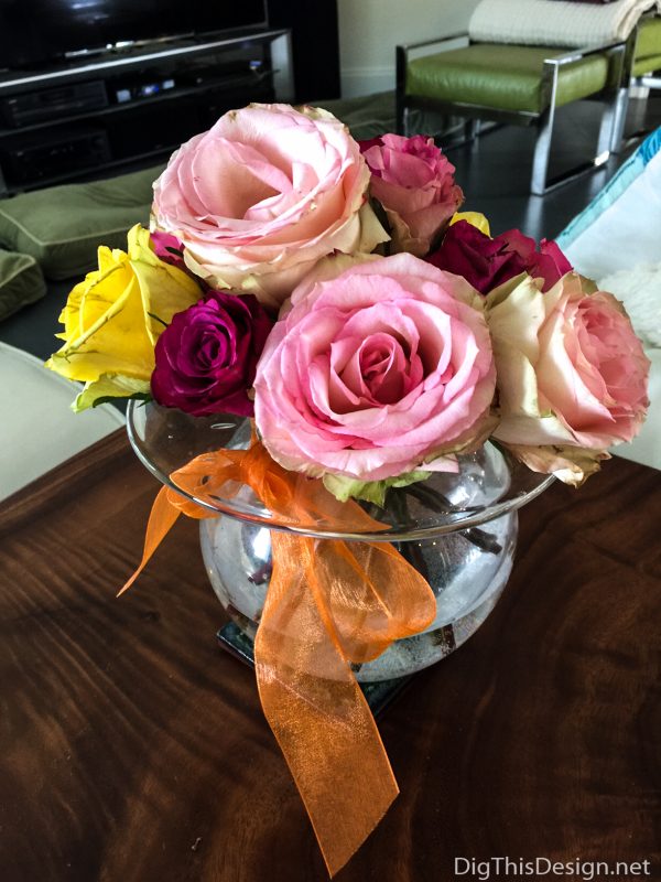 Flower décor using glass vase