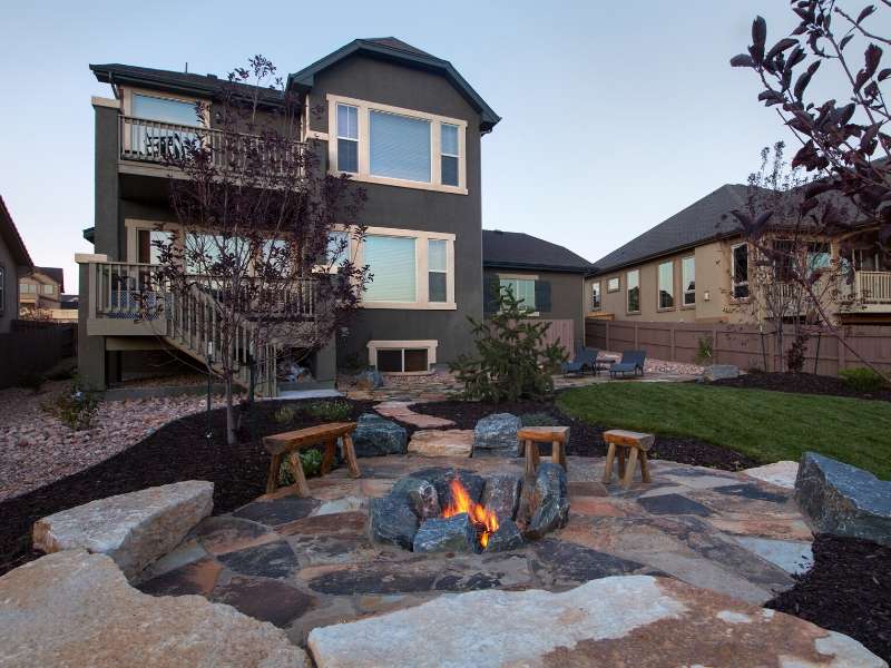 Fall Outdoor Entertaining Around a Fire Pit