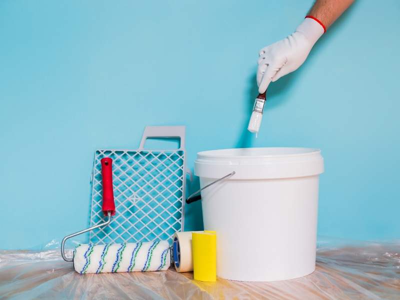 Paint the walls for home repairs