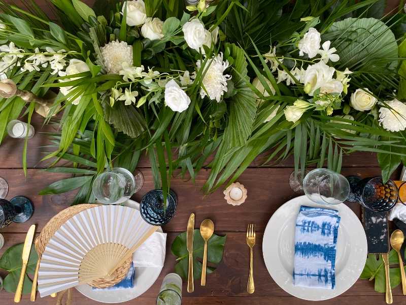 Outdoor dining tablescapes