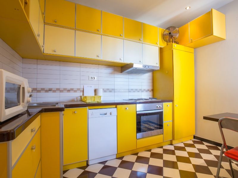 Snappy Color Kitchen Combos White and Yellow and Black