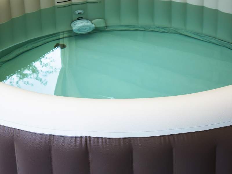 Inflatable Hot Tubs with jet streams