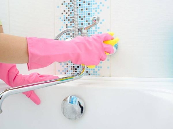 4 Steps to a Sparkling Clean Bathroom - Dig This Design