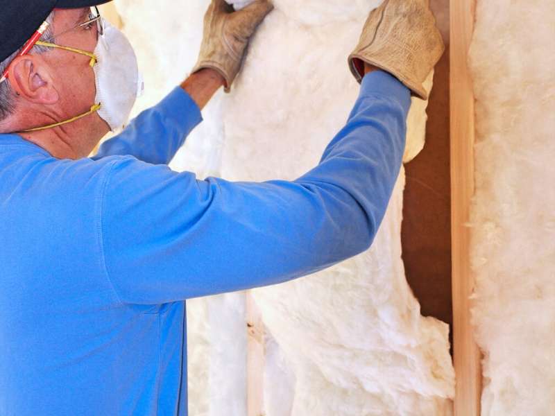 Fiberglass batt home insulation 