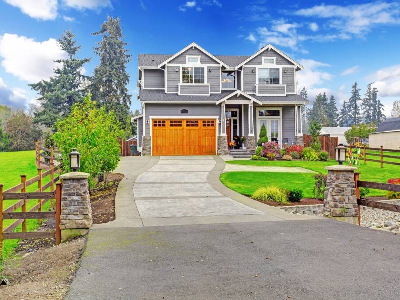 Curb appeal to sell your home