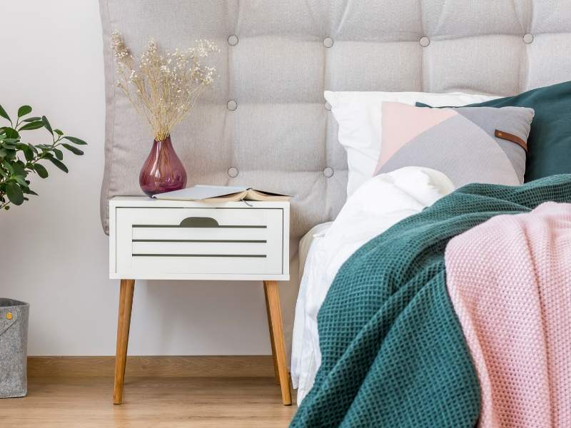 White Nightstand to Brighten Up Your Bedroom