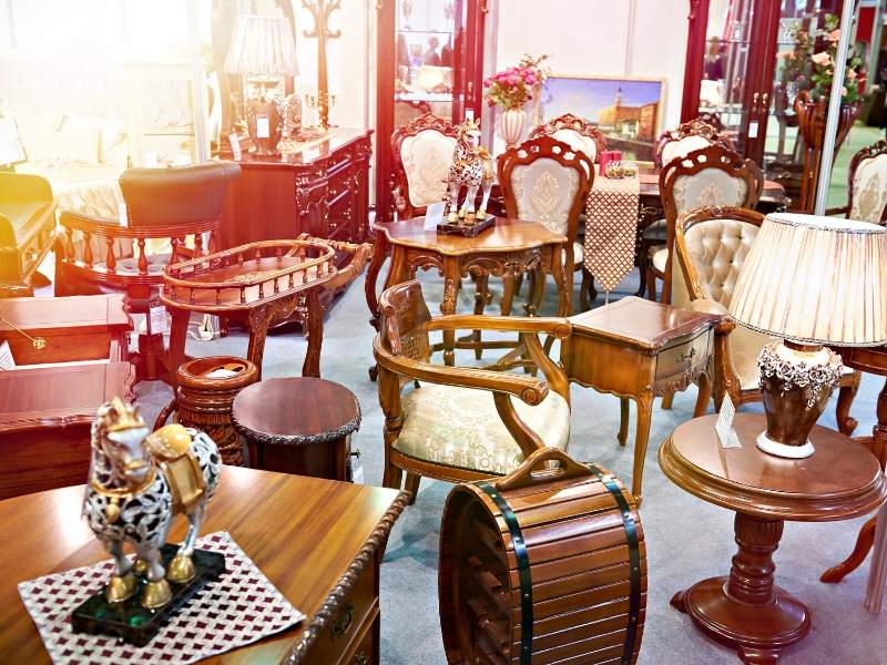 Mixing Antiques with 2017 Trends