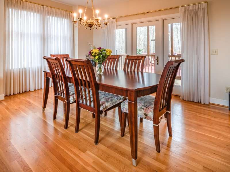 Custom Wood Dining Tables Make a Statement 