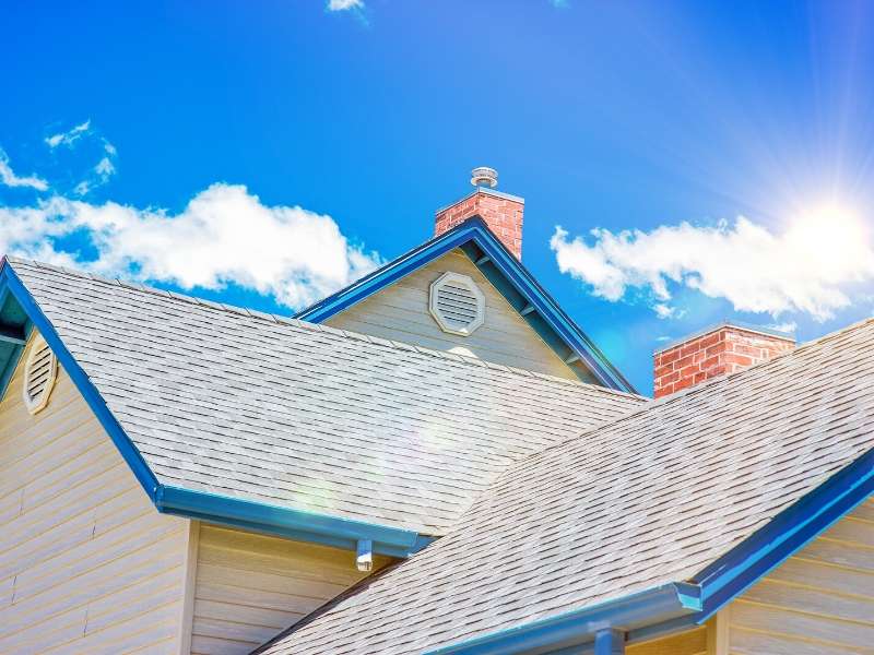 5 Signs that It’s Time to Call a Roof Pro