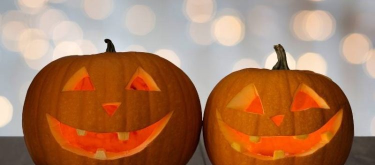 6 Ideas for Easy Entertaining Delights of the Season - pumpkin carving party