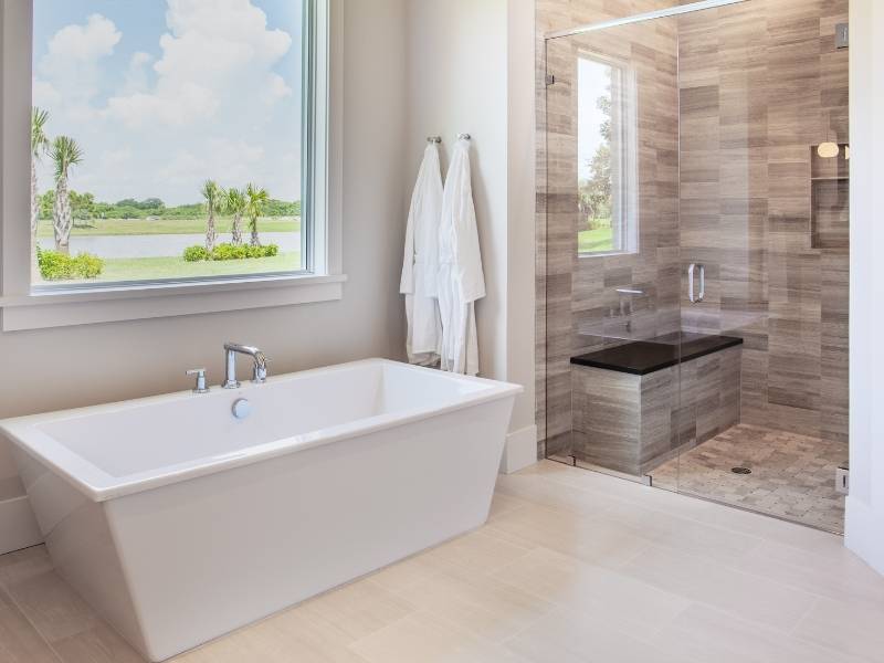 10 Features of Modern Luxury Bathrooms - Walk in Shower