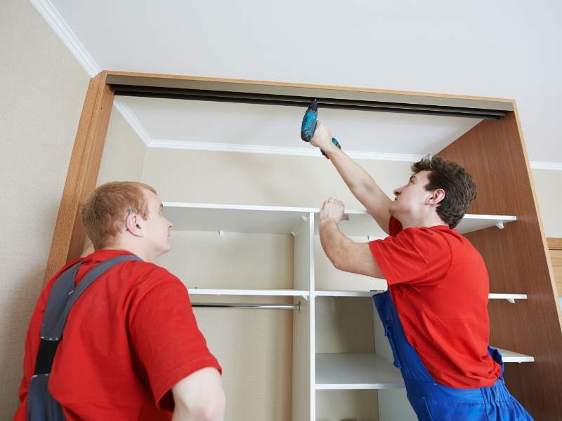 Building a Bespoke Fitted Wardrobe