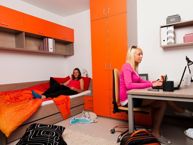 5 Fantastic Ideas for Designing Your College Dorm Room