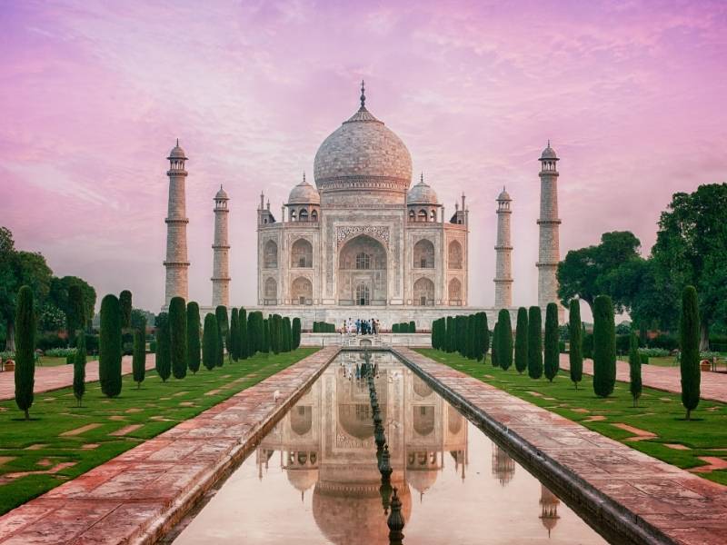 5 of the Most Impressive Structures in the Asia Pacific Region - Taj Mahal