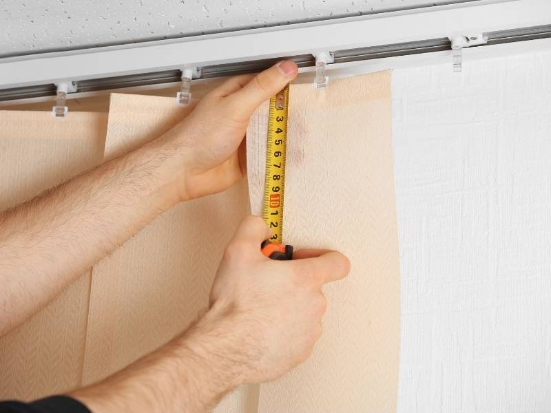 Best Blinds for Your Home - measuring vertical blinds