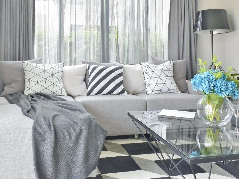 How to Furnish Your Small Living Room