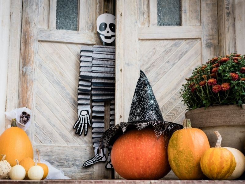 Halloween Decor for the Front Door