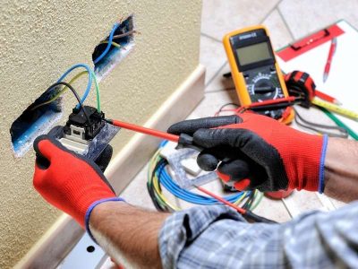 Reasons Why You Need Trusted Electrician Services For Your Home - Dig ...