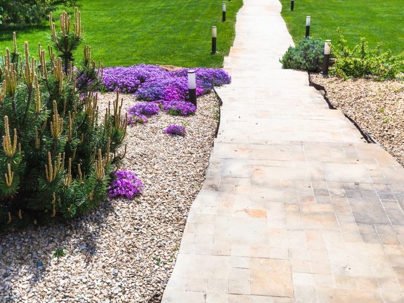 6 Amazing Sloping Garden and Driveway Design Ideas