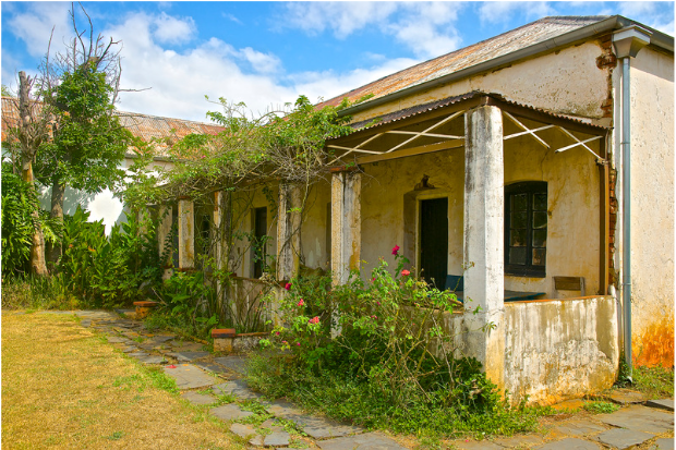 The Risks When Purchasing an Old Home.