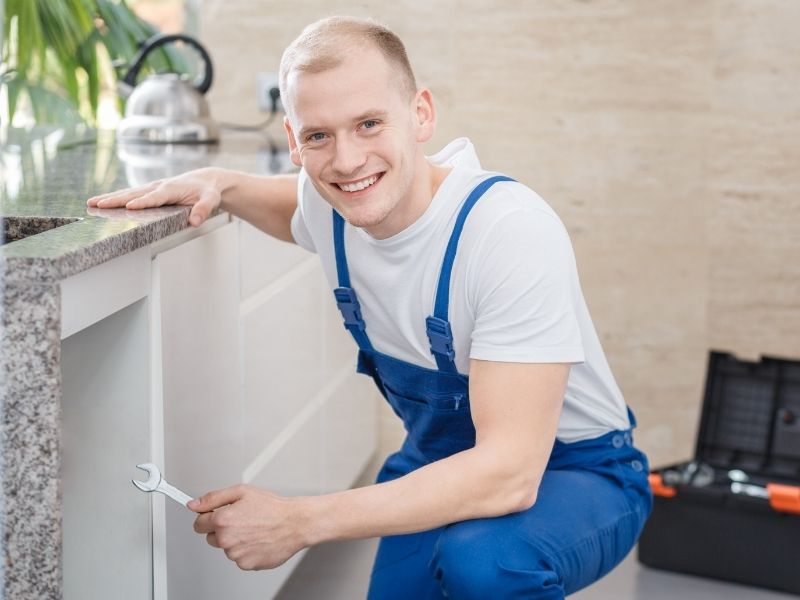 10 Signs That You Should Call A Professional Plumber