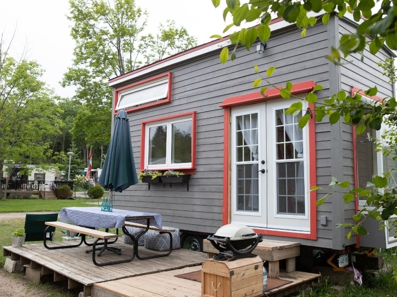 Tiny Houses for Downsizing Your Dreams