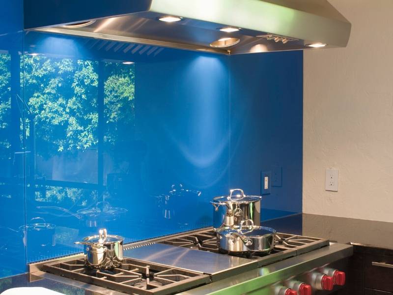 The Advantages And Disadvantages Of A Glass Splashback Dig This